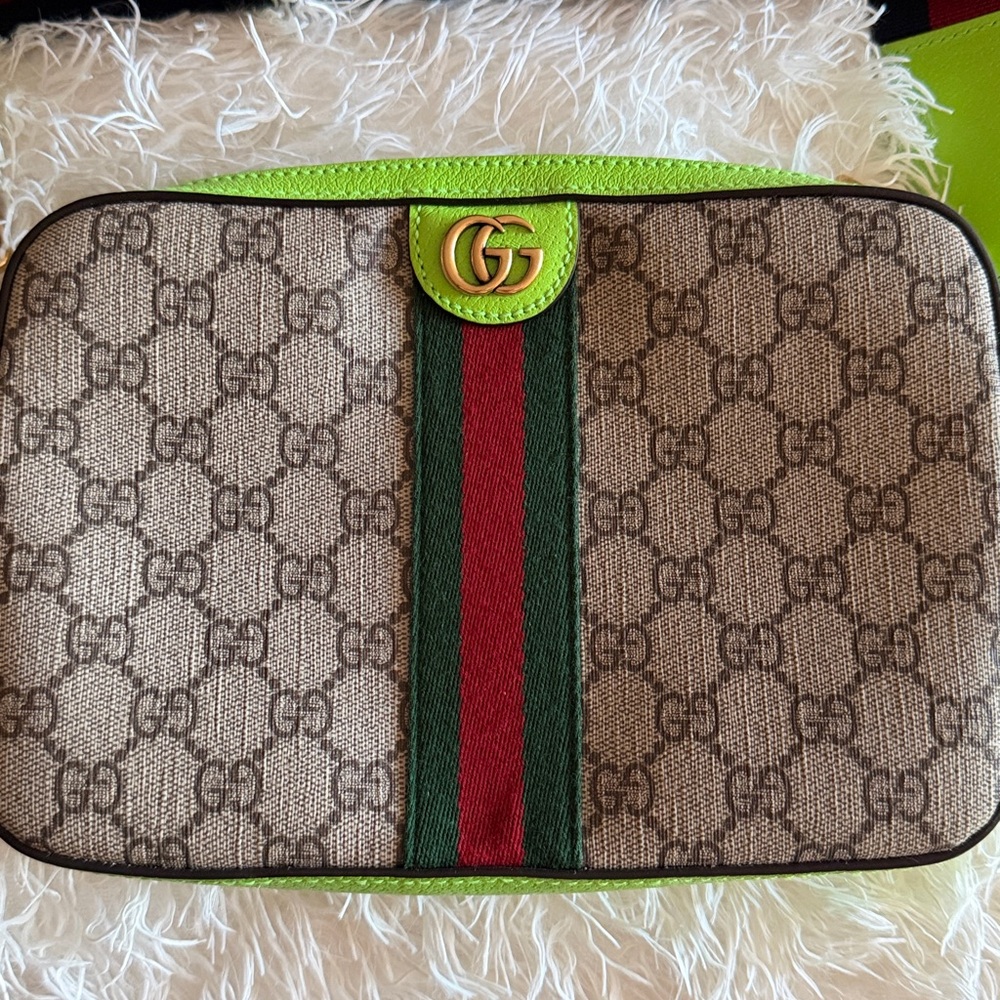 Gucci Beige and Neon Green GG Shoulder Bag - Picture 3 of 14